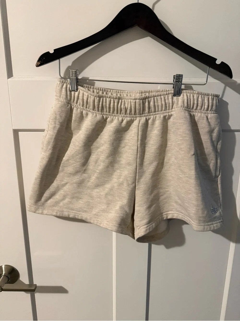 ALO Yoga Heather Oatmeal Drawstring Lounge Shorts